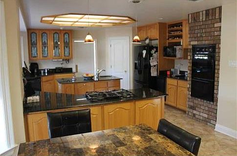 5th image of 35 Madewood Dr