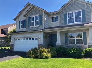 1055 Deertrail Dr, Antioch, IL 60002