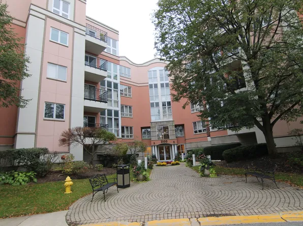 3100 Lexington Ln APT 307, Glenview, IL 60026