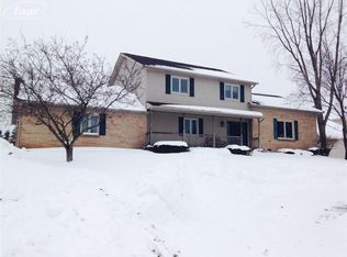 1505 Harwood Dr, Oxford, MI 48371