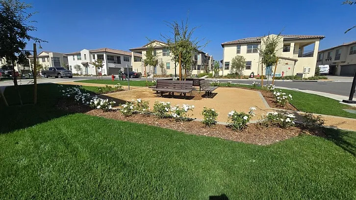 3 bed, 2.5 bath, 1628 sqft, $3,300 — Photo 4