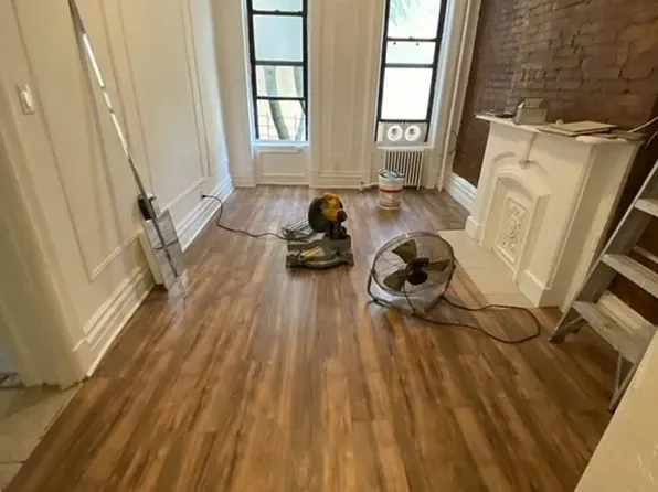 1708 Lexington Avenue image 1 of 7