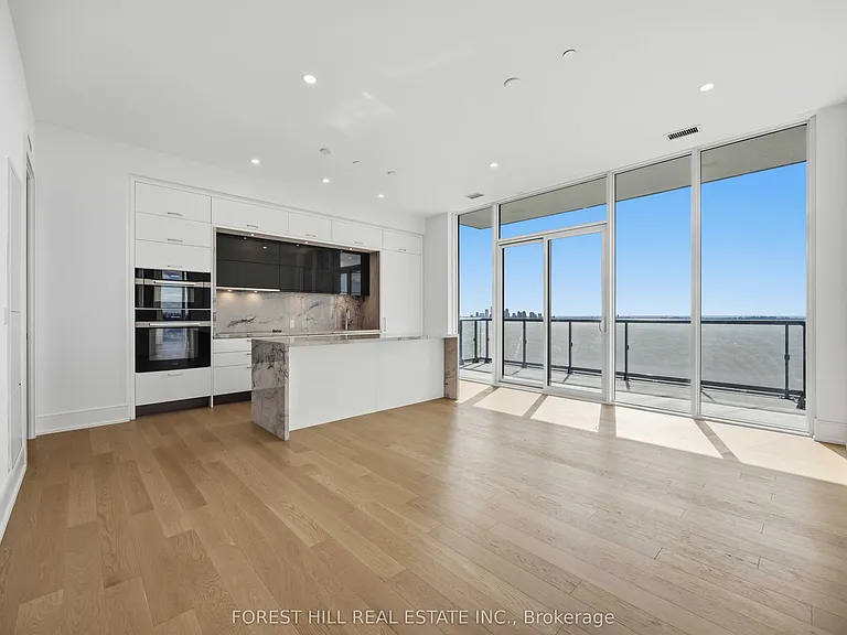 10 Inn On The Park Dr #Penthouse 3 — Photo 7