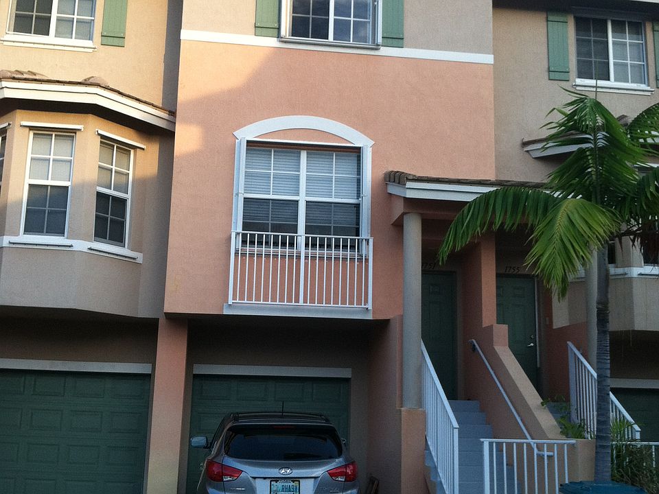 1st image of 1751 NE 6th St