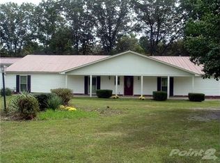1516 Roy Brown Rd, Burns, TN 37029