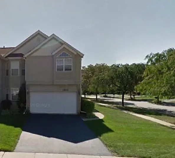 3 bed, 2.5 bath, 1587 sqft, $3,000 — Photo 2