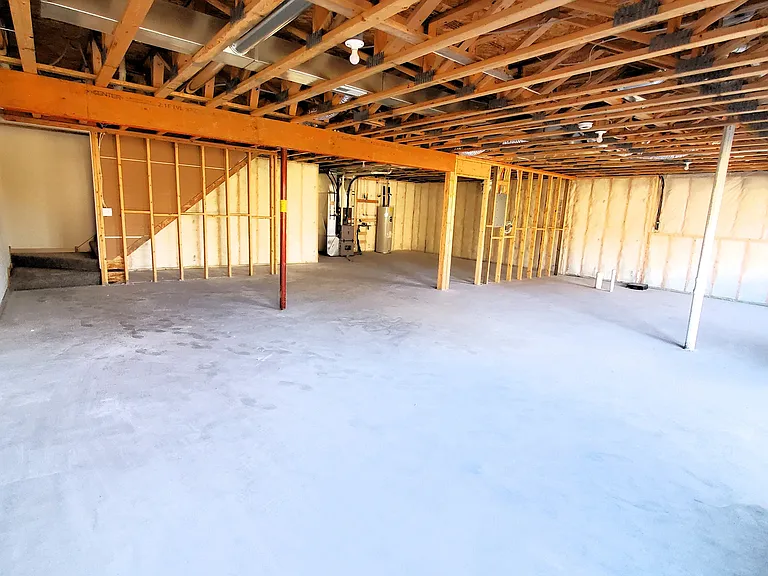685 Heritage Ln — Photo 24