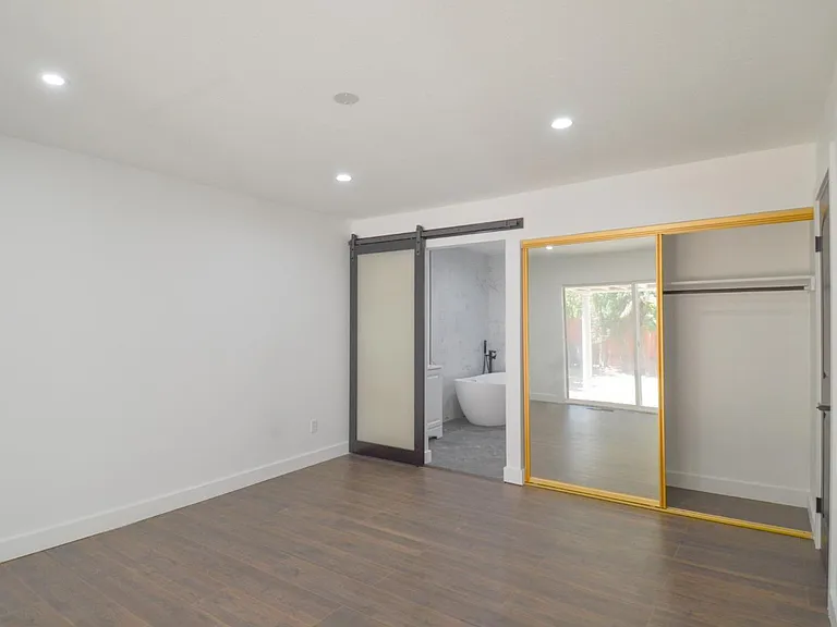 1321 Astoria Dr — Photo 53