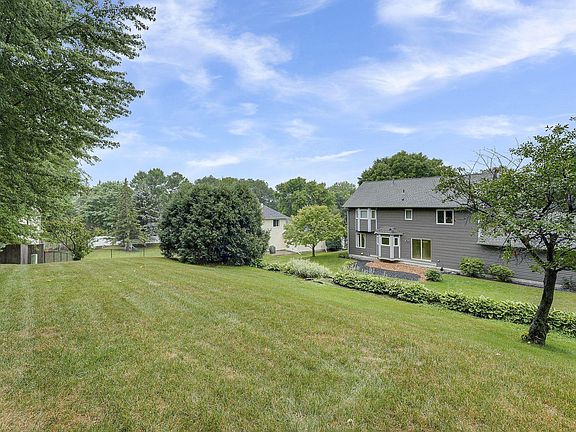 3rd image of 4510 Lanewood Ln N