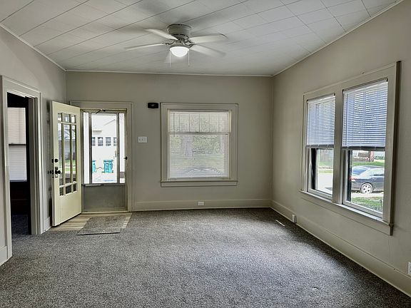2nd image of 938 Sheridan St