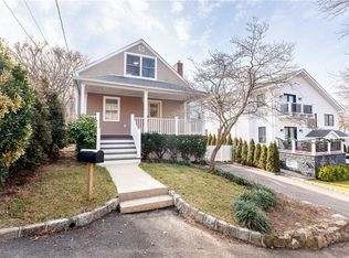 43 Charles St, Port Washington, NY 11050