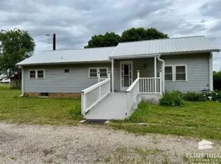 706 Bridge St, Clay Center, KS 67432