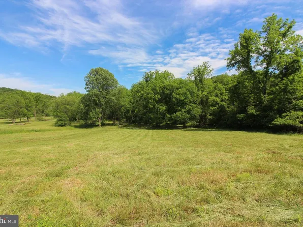 Dodson Rd, Mount Jackson, VA 22842