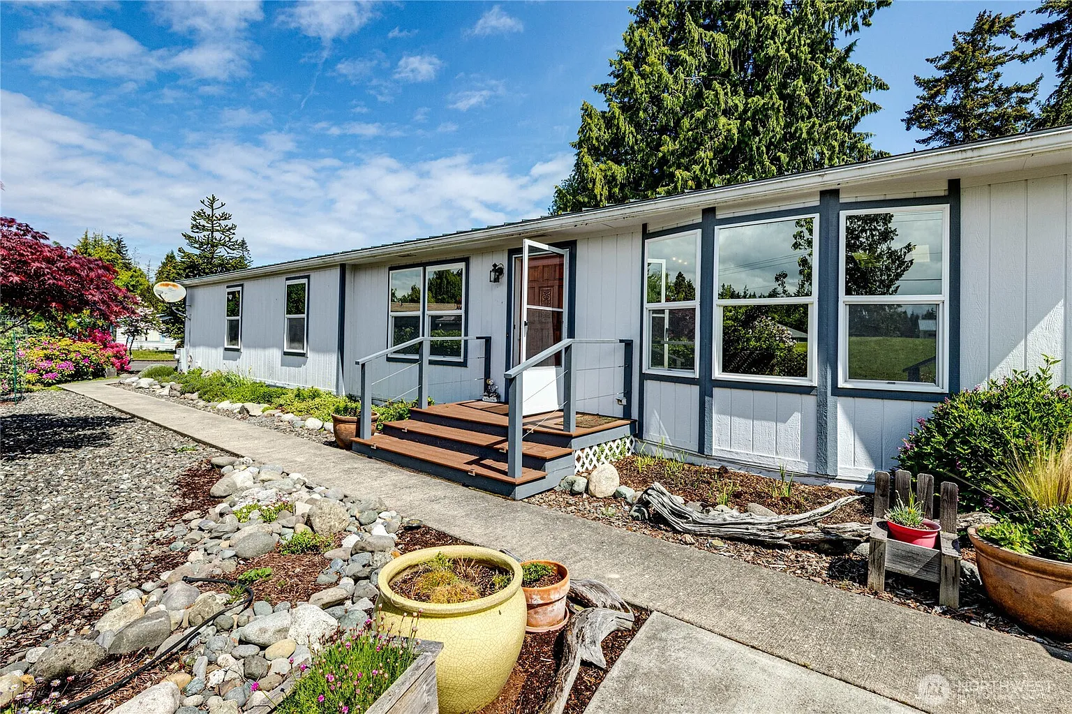 142 Heather Circle photo 1
