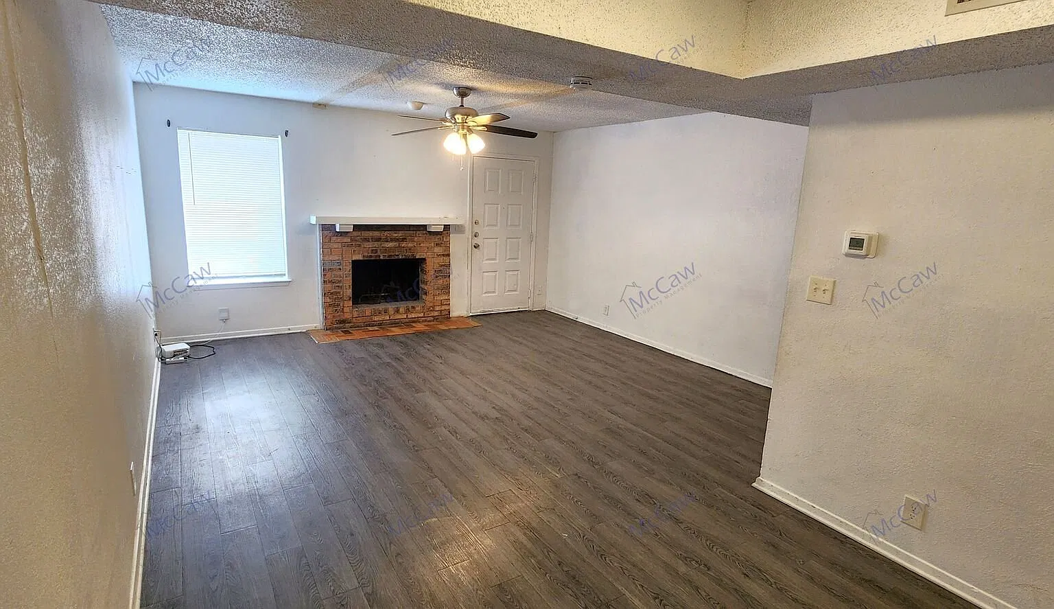 Charming 2/1 Townhome in Benbrook! — Photo 4
