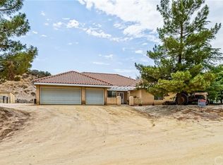 13668 Davenport Rd, Agua Dulce, CA 91390