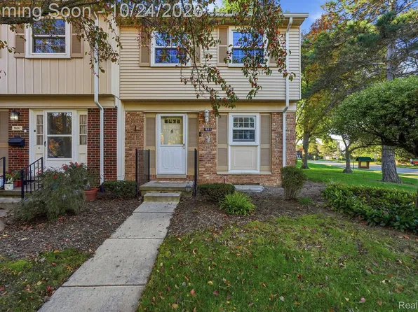 1699 Brentwood Dr, Troy, MI 48098