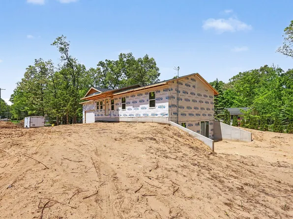 480 W Kenwood St, Twin Lake, MI 49457