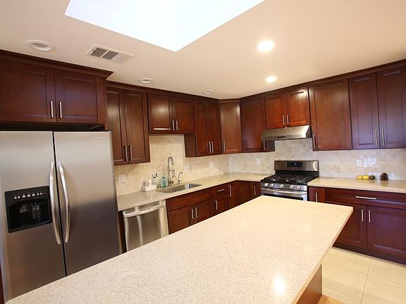 4th image of 21751 Olive Ave