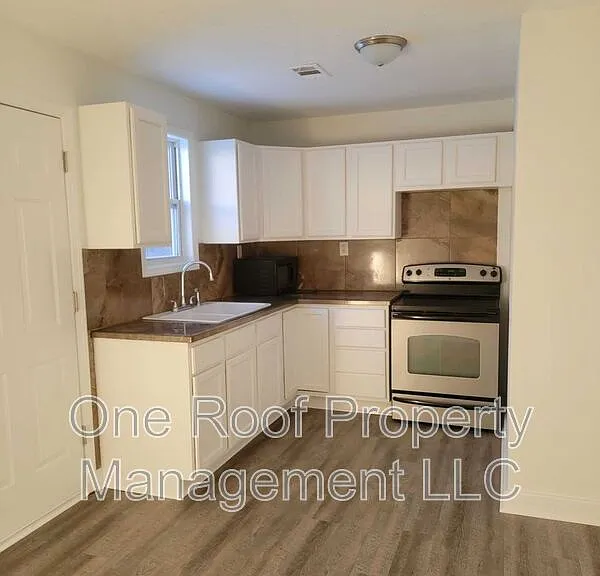 2633 S 49th St — Photo 1