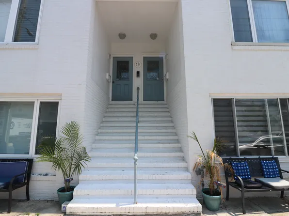1 1/2 N Newport Ave APT A3, Ventnor City, NJ 08406