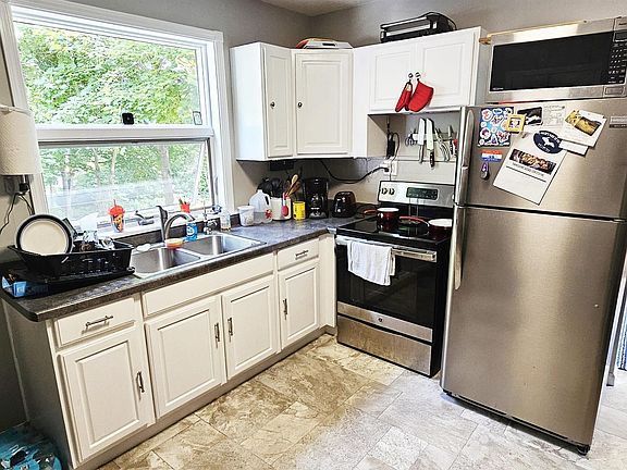 4th image of 508 W Baraga Ave