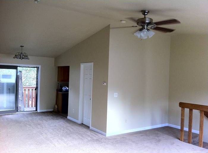 Apt A Livingroom