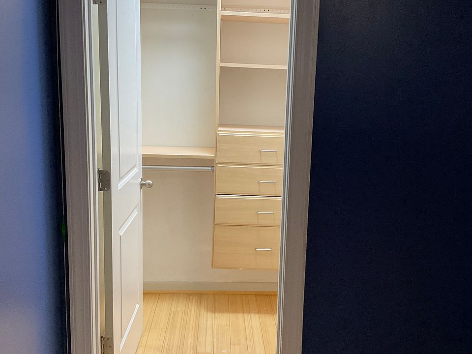 Bed room - custom closet