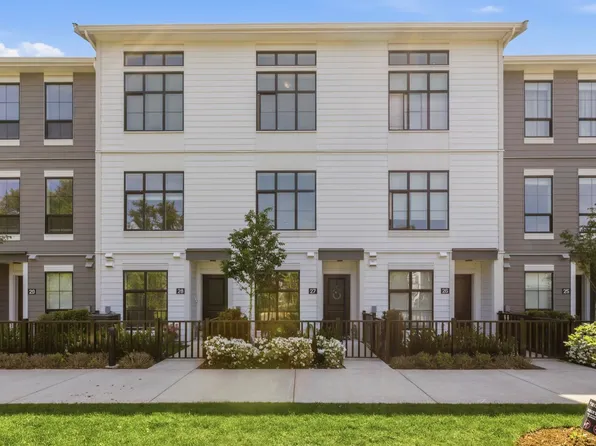 2774 Montrose Ave #27, Abbotsford, BC V2S 3S9