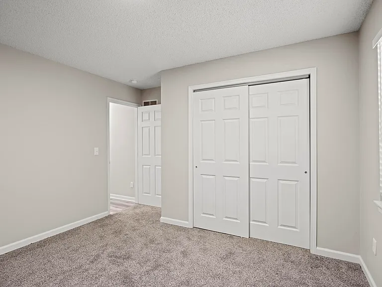 732 NE Barnes Dr #B — Photo 15