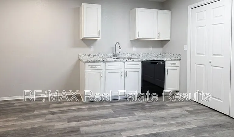4416 W Acoma St — Photo 6