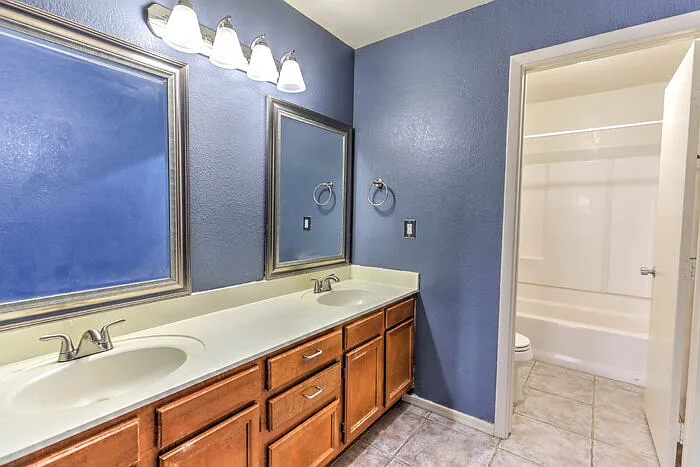 3039 W Calle Levante — Photo 18