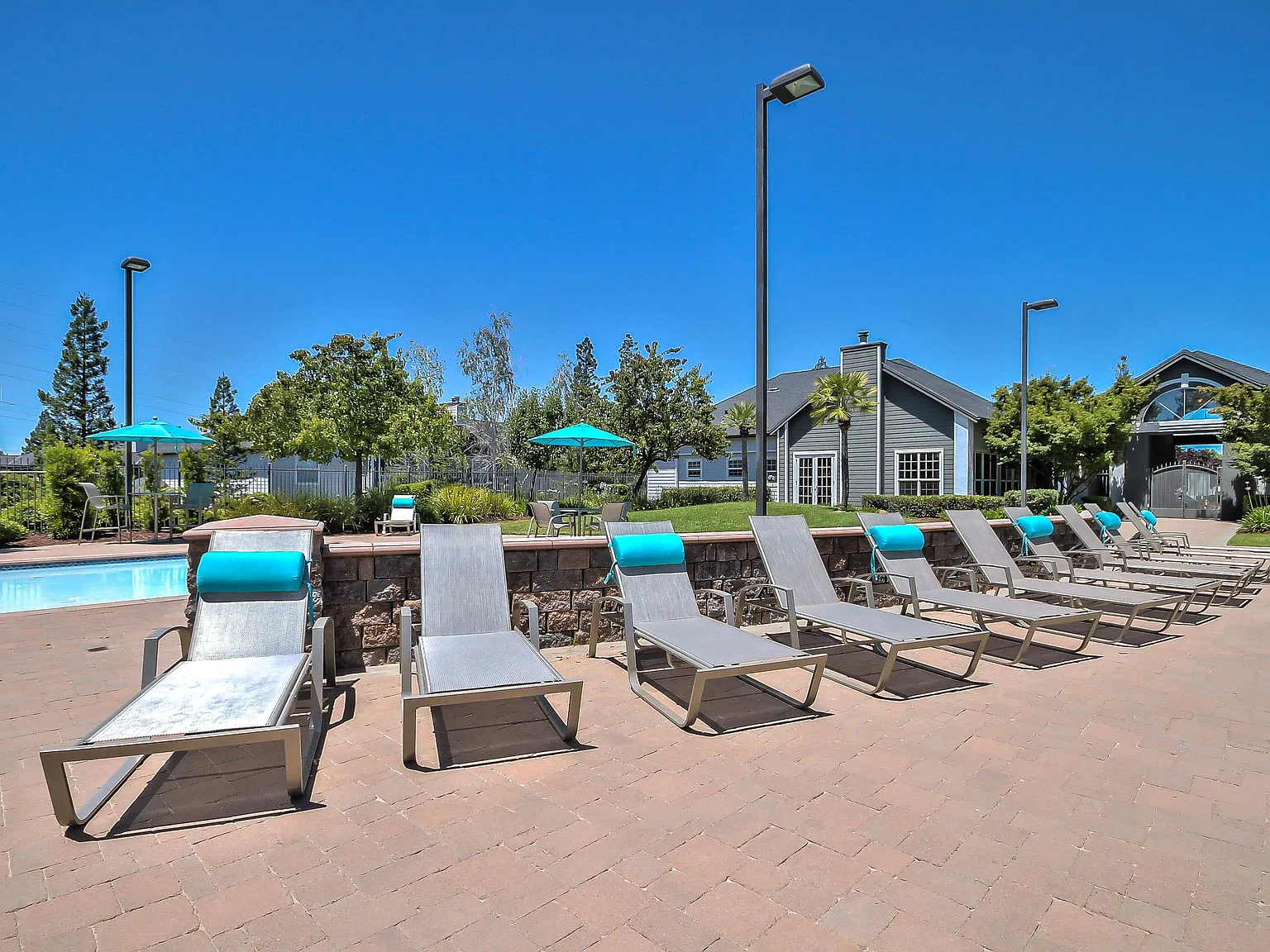 Rosemeade Apartments — Photo 4