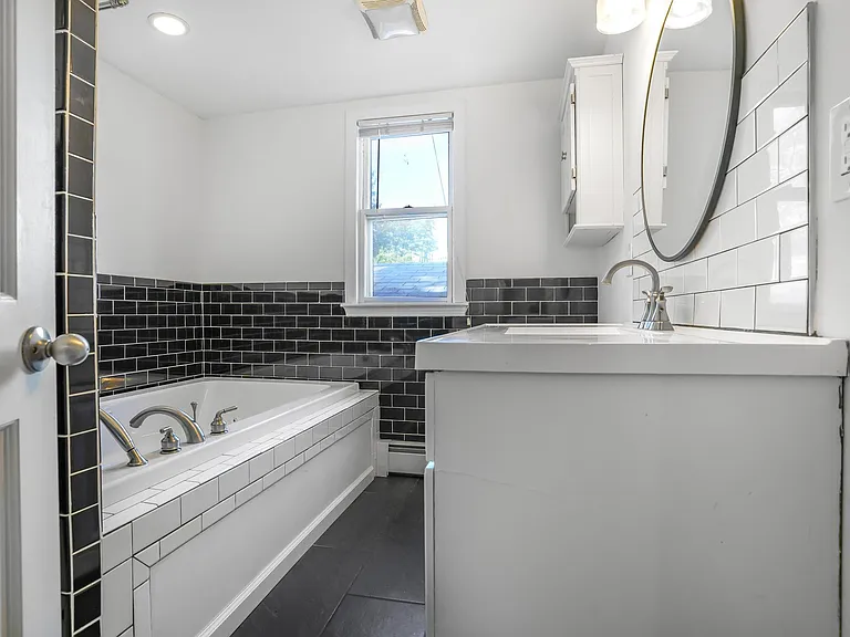 55 Alpine St — Photo 8