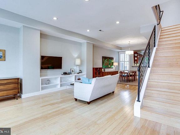 3rd image of 2021 1st St NW