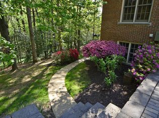 10706 Hunters Run Ct, Vienna, VA 22181