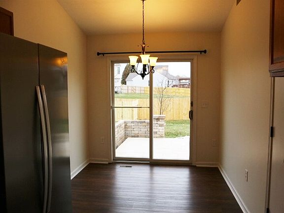 3rd image of 1276 Valley Dr
