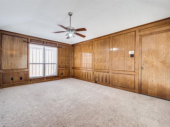 5th image of 3102 Aspen Dr