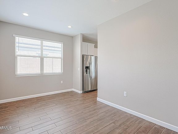 5th image of 29473 W WHITTON Avenue