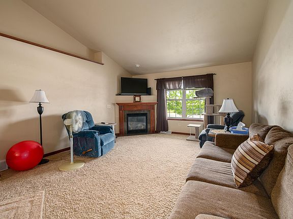 5th image of 2431 Bruce St