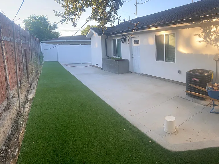 12411 Telfair Ave — Photo 11