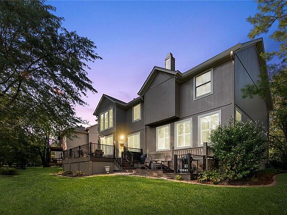 3rd image of 10903 W 143rd Ter