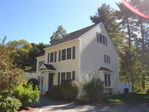 4 Appletree Village Ln, Merrimack, NH 03054