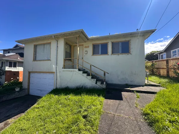345 Douglas St, Rio Dell, CA 95562