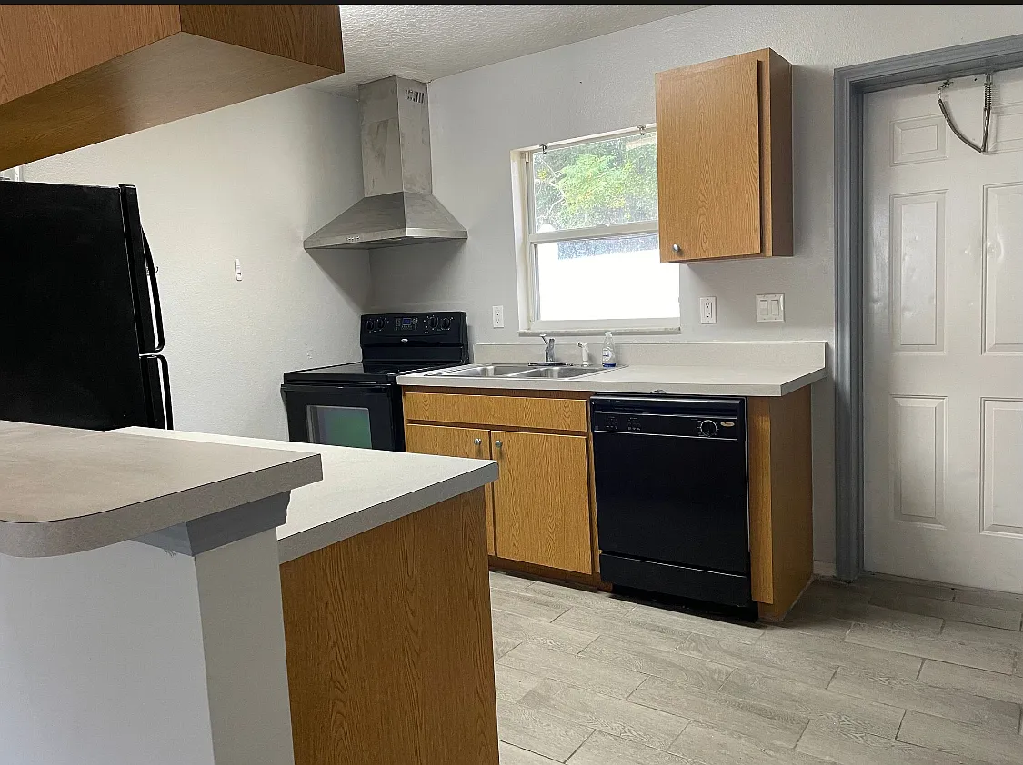 2 bed, 845 sqft, $1,850 — Photo 2