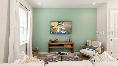 3 bed, 2.0 bath, 1712 sqft, $3,300 — Photo 3