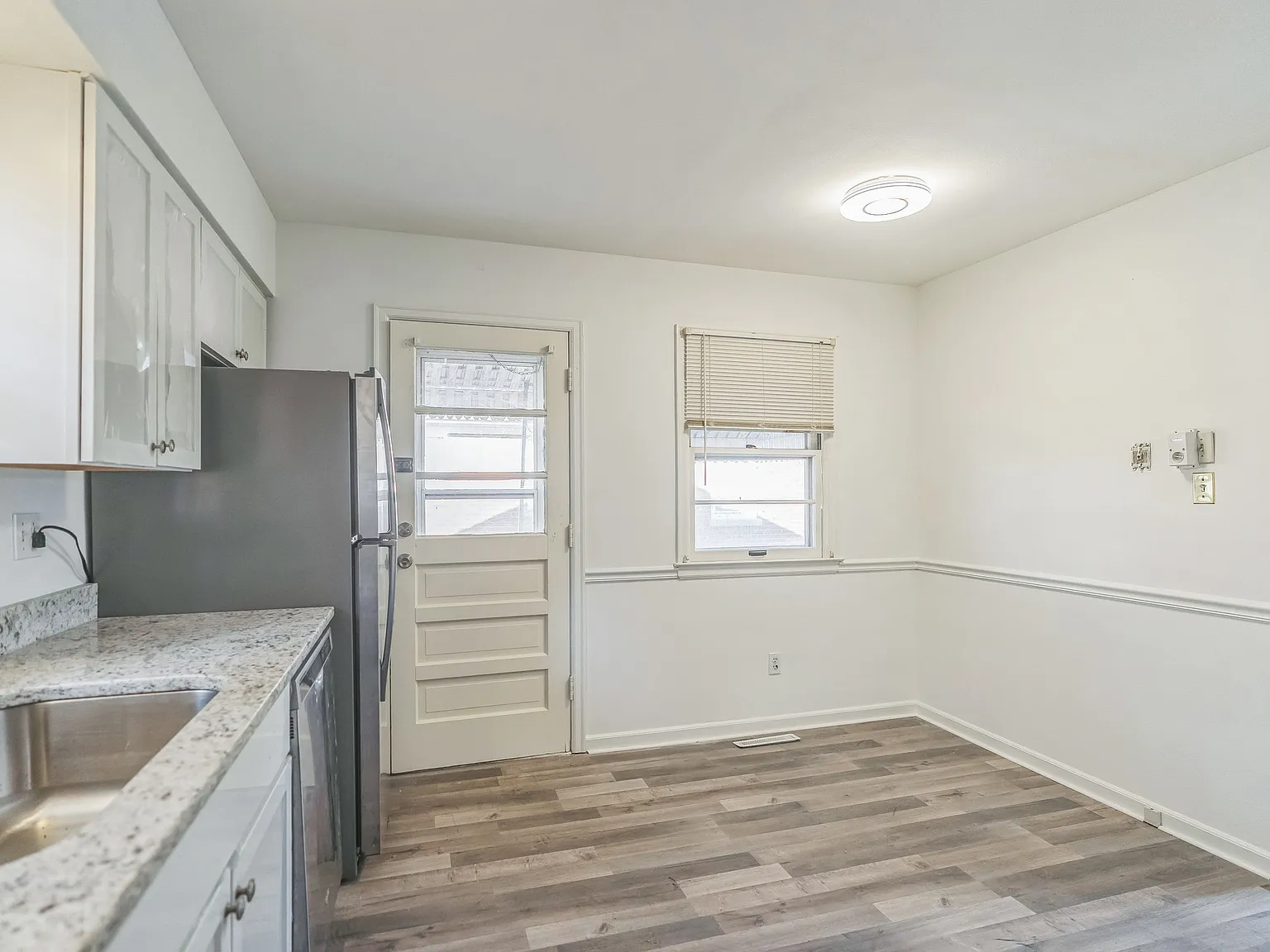 3 bed, 1053 sqft, $1,599 — Photo 3