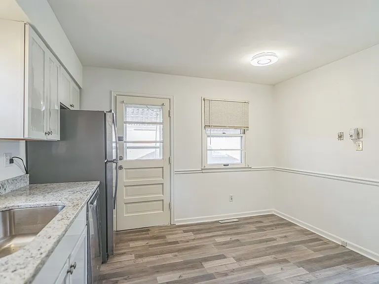 1676 Brittany Ln — Photo 3