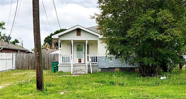 1st image of 1704 Manor Heights Dr
