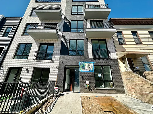 Rented by GROOME REALTY LLC | media 36